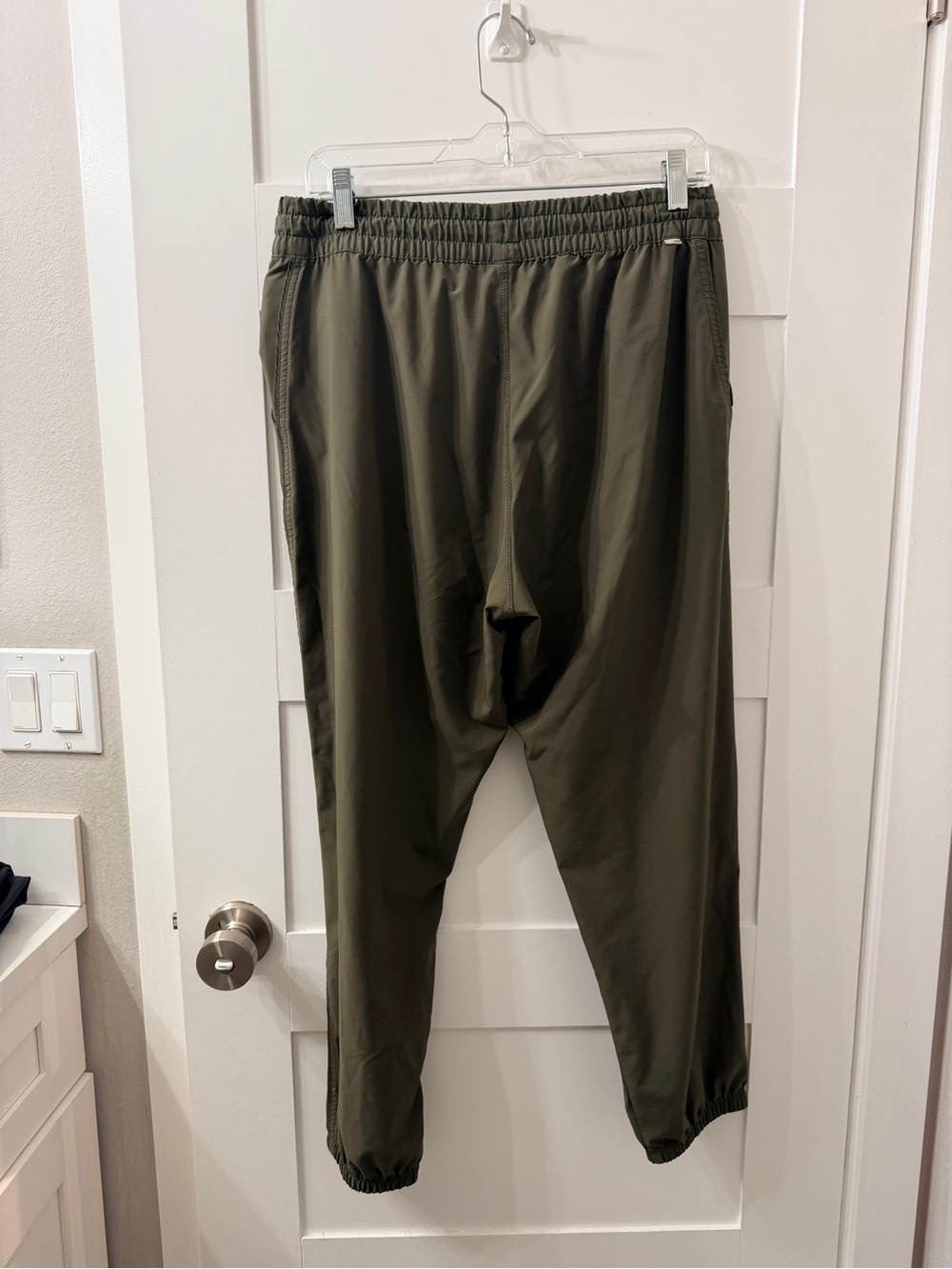 Vuori Olive Green Performance Joggers with Drawstring - Picture 6 of 7